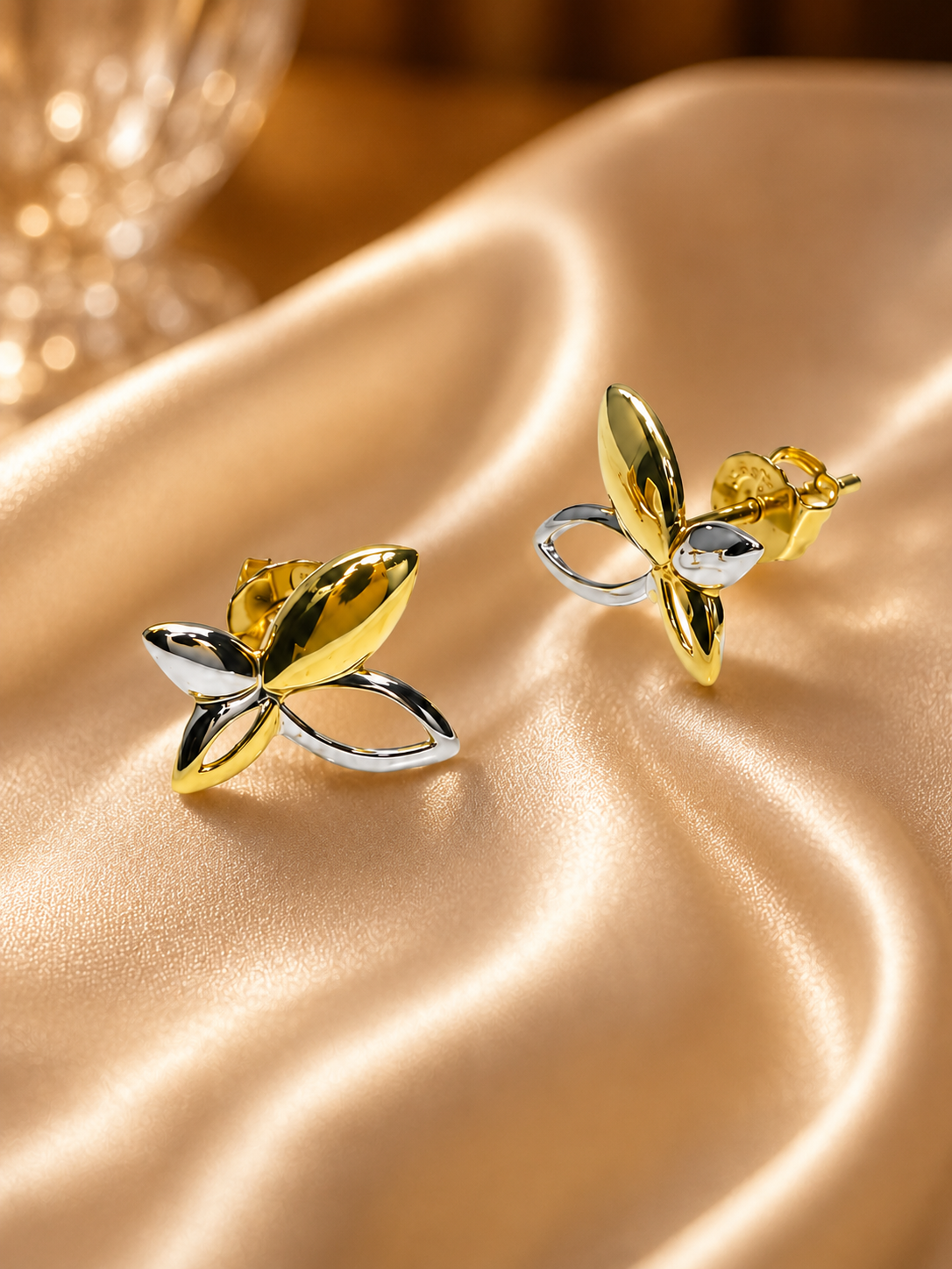 Elegant Dual-Tone Floral Stud Earrings for Women