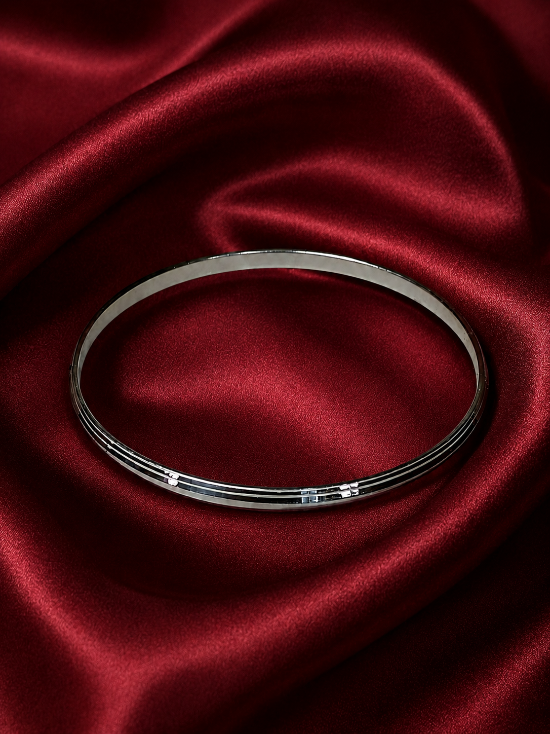 Minimalist Silver-Tone Sleek Bangle for Men